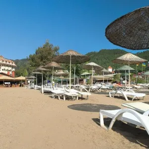 Hotel Fortuna Beach