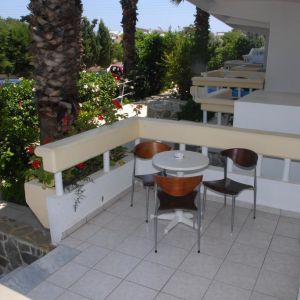 Hotel Paleos Apartments
