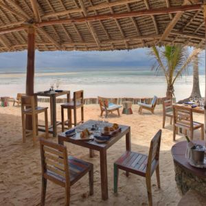 Hotel Bluebay Beach Resort and Spa