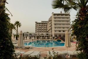 Hotel Holiday Garden