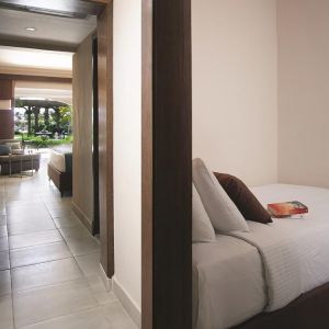Hotel Coral Sea Water World