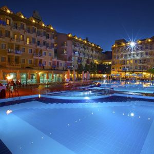 Side Aluna Hotel