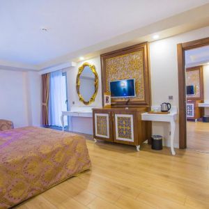 Jadore Deluxe Hotel and Spa