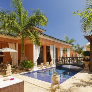 Hotel Royal Garden Villas