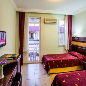 Hotel Kleopatra Ada
