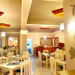 Ioni Hotel