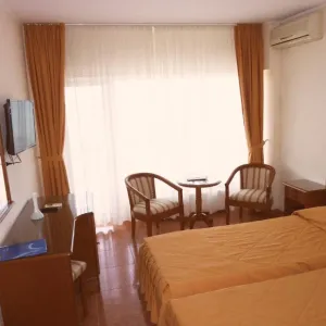 Hotel Comandor