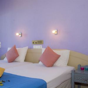 Nikos Hotel