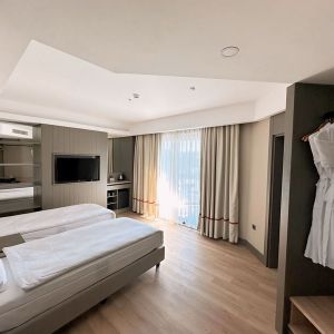 The X Belek