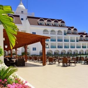Hotel Side Crown Serenity
