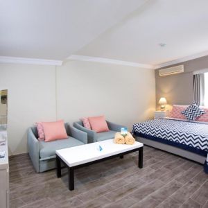 Paloma Marina Suites