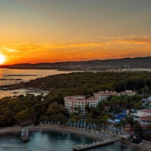 Hotel Utopia Resort and Residence