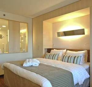 HILTON HELSINKI VANTAA AIRPORT
