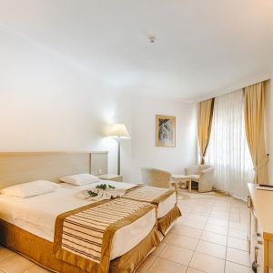Hotel Sural Saray