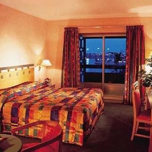 Hotel Holiday International