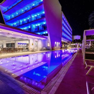 Tasia Maris Seasons Hotel