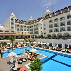 Hotel Side Crown Serenity