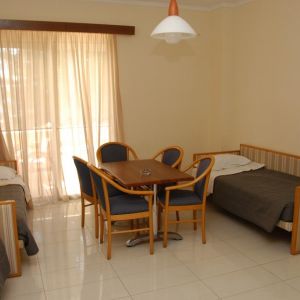 Hotel Paleos Apartments