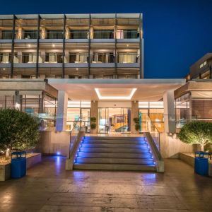 I Resort Beach Hotel