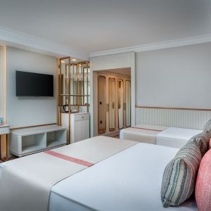 Delphin Palace
