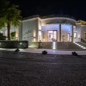 La Mer Deluxe Hotel and Spa