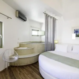 La Mer Deluxe Hotel and Spa
