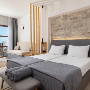 Costa Lindia Beach Resort