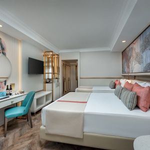 Delphin Palace