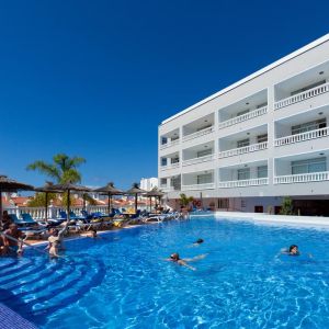Hotel Blue Sea Lagos de Cesar