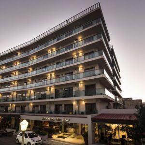 Manousos City Hotel