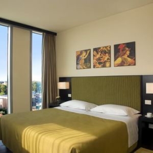 Hotel NH Mantegna