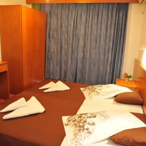 Heleni Beach Hotel