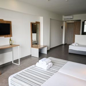 POLLIS HOTEL