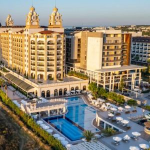 Jadore Deluxe Hotel and Spa