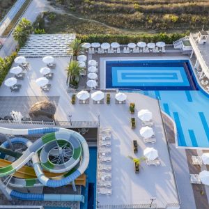 Jadore Deluxe Hotel and Spa