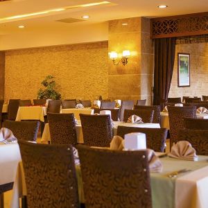 Side Aluna Hotel