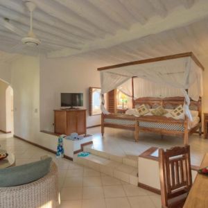 Hotel Bluebay Beach Resort and Spa