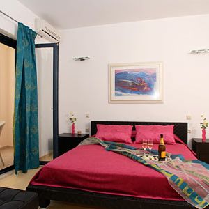 VILA LEFKI