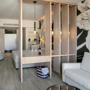 Vangelis Hotel and Suites