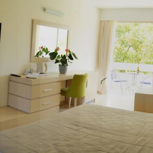 Hotel Niriides Beach