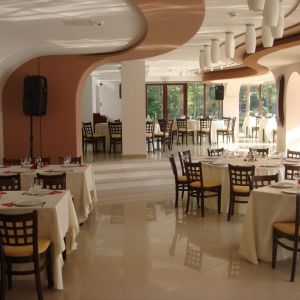 Complex Turistic Valea cu Pesti