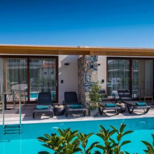 Petousis Hotel and Suites