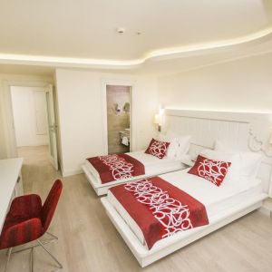 Laguna Beach Alya Resort