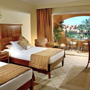 Hotel Coral Sea Water World