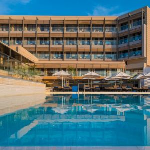 I Resort Beach Hotel