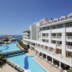 Alba Queen Hotel Side