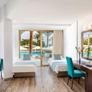 Hotel Crystal Springs Beach