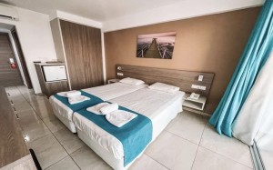 Sunny Blue Hotel