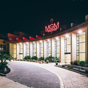 Grand Muthu Golf Plaza Hotel