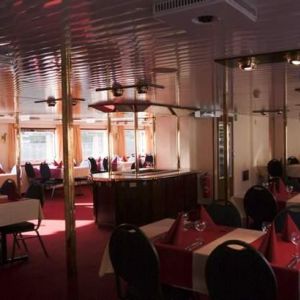 Hotel Boat
